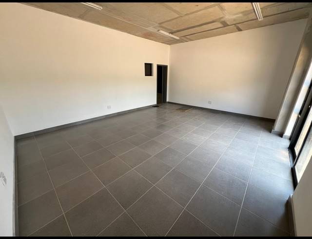 495M² WAREHOUSE TO LET IN LASER PARK